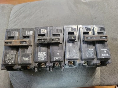 Lot Of 4 NOS Siemens Circuit BreakerS Q2100 Q215 Q20 Q230 - Image 1 of 3