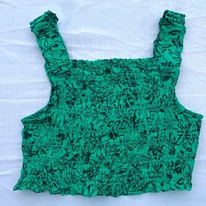 Isabel Sz M Smocked Crop Top Floral Sleeveless Green Size M - Picture 1 of 3