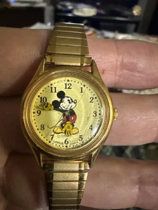 Vintage Damen Mickey Mouse Uhr - Bild 1 von 3