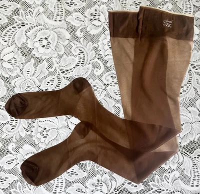 Medias transparentes para caminar sin costuras Hanes de colección 10-32 derecha Demi Toe Town Taupe ¡CLASE! Foto 1 de 4