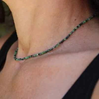 Gargantilla de zoisita rubí joyería hecha a mano collar de cuentas de 2 mm regalo de curación para mujer Foto 1 de 4