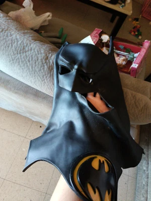 HALLOWEEN VTG DC COMICS BATMAN 1992 ADULT LATEX FACE MASK - Image 1 of 4