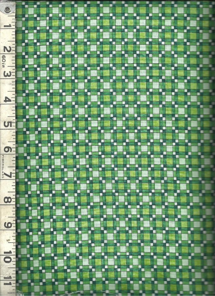 Tesoros para acolchar ~ Cuadrados con estampado de colchas verdes ~ Tela de edredón 100 % algodón por comprar Foto 1 de 1