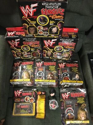 WWF WWE ENORME LOTE de Attitude 1999 Bungeez Juego Completo de Cabezas + ¡Mucho Más Sin usar, en caja! Foto 1 de 4