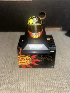 Minichamps 1/8 Scale 397 040046 - AGV Helmet Moto GP 2004 V. Rossi - Picture 1 of 4