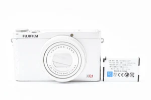 Fujifilm X Series XQ1 Silver 12.0MP Compact Digital Camera English Language Used - Picture 1 of 9