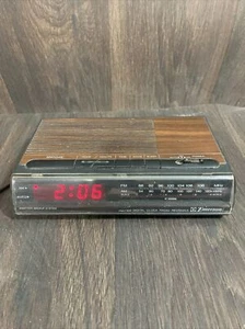 Emerson Digital Clock Radio RED5520A Alarm Vintage Wood Grain Bedside 5x8.25" - Picture 1 of 3