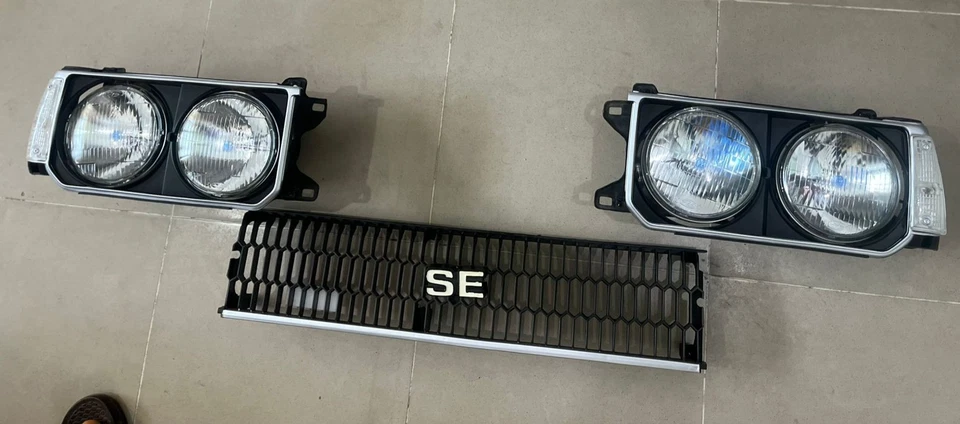 Montaje completo de faros Toyota Corolla Conversion 1970-1983 -KE70-TE72-KE75 Foto 1 de 4