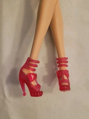 Zapatos Barbie Mattel ☆ Tacones altos translúcidos rosa rojizo Foto 1 de 3