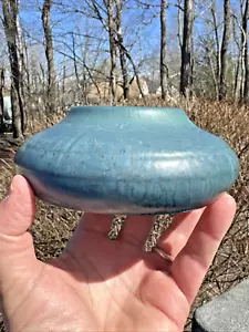 HAMPSHIRE POTTERY MOLTED MATTE BLUE GLAZED ARTS & CRAFTS GEOMETRIC VASE #19/2 - Picture 1 of 19