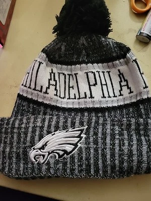 Boné de malha Beanie Philadelphia Eagles adulto puff inverno tobogã EUA lateral - Imagem 1 de 2