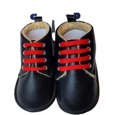 Fila-Negro con botas infantiles Sherpa con cordones rojos 9-12 (NUEVO CON ETIQUETAS) Foto 1 de 4