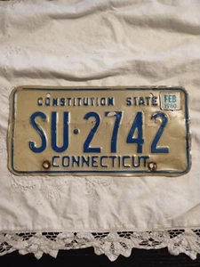 Vintage CONNECTICUT License Plate White & Blue "SU-2742” 1980 Constitution State - Picture 1 of 4