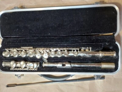 Yasoco Japan Flute with case, Good condition - Image 1 of 4
