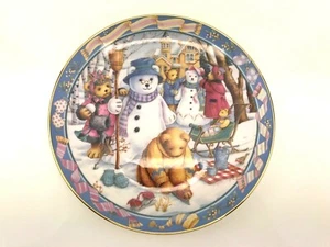 Franklin Mint ROYAL DOULTON Fine Bone China Plate Teddy Bear Winter Wonderland - Picture 1 of 6