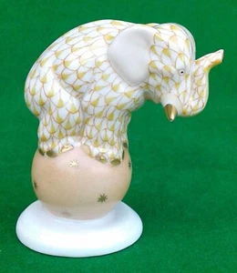 HEREND BUTTERSCOTCH FISHNET ELEPHANT ON A BALL - 5215. - Picture 1 of 10