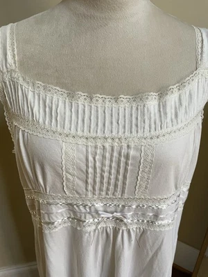 Lovely Feminine Laura Ashley Long Cotton Nightgown Womens L Lace Sleeveless - Image 1 of 4