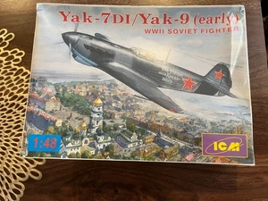 Kit Modelo Luchador Soviético ICM Yak-7DI/Yak-9 (Primeros) Segunda Guerra Mundial - Imagen 1 de 2