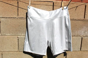Adidas IVY PARK biker shorts Plus Size 3x 4x silver Beyonce SpringBreak OFFER nw - Picture 1 of 9