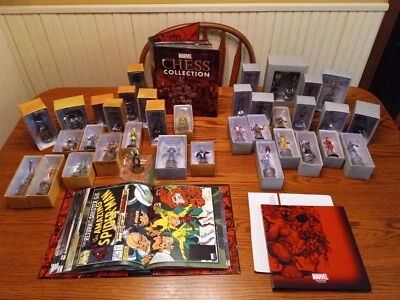 Eagle Moss MARVEL Chess  Set  w/ Board  & Booklets**COMPLETE SET+Xtra Pieces!!** - Image 1 of 4