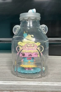 Num Noms SURPRISES IN A BOTTLE Figur und Behälter Kuchen im Ruhestand gelb rosa - Bild 1 von 16