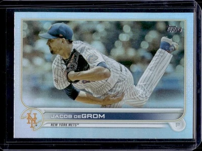 2022 Topps Jacob deGrom Rainbow Foil #330 Mets - Image 1 of 2