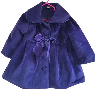 Abrigo de Terciopelo Azul Real para Niñas Talla 3T / 4T Lazo y Pom Pom Ribete Elegante Invierno Foto 1 de 4