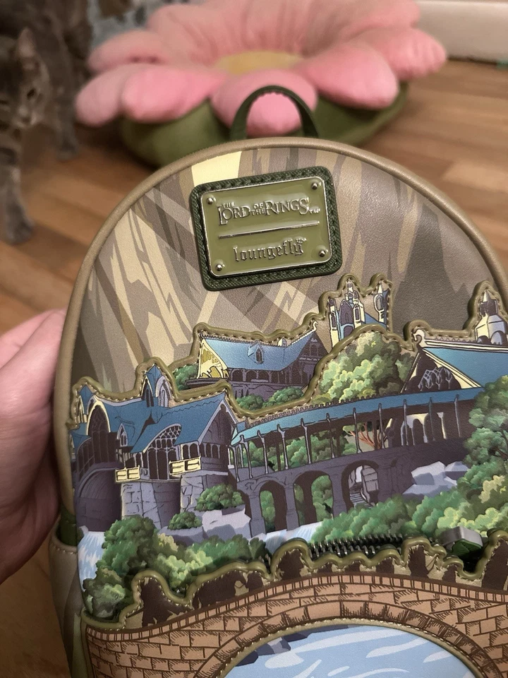 Mini Mochila Loungefly Señor de los Anillos Rivenell Exclusiva de Arwen Aragorn Foto 1 de 4
