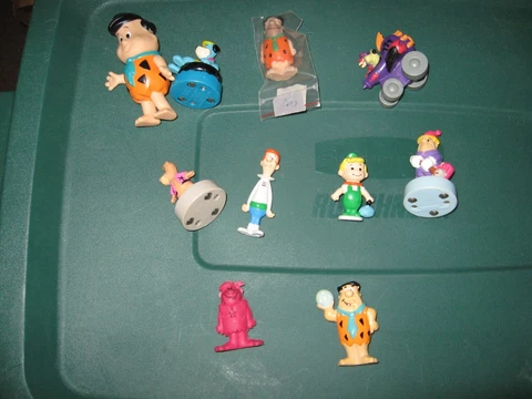 10 misc Hanna Barbera mini figures Flintstones Jetsons Muttley more Cover