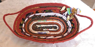 Handgefertigter Baumwollstoff umwickelter Korb-multi Farbbrot-Oval, der... - Bild 1 von 4