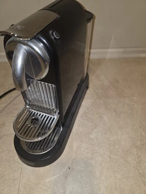 DeLonghi Citiz Nespresso Kaffeemaschine Kapselmaschine - Bild 1 von 3