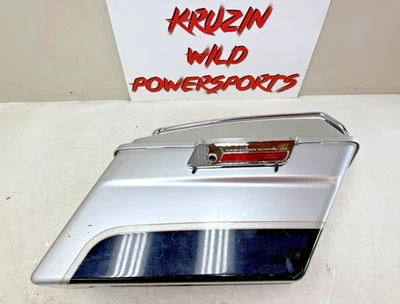 2003 HARLEY ELECTRA GLIDE Right Saddlebag Housing & Lid Latch 100th Anniversary - Image 1 of 4