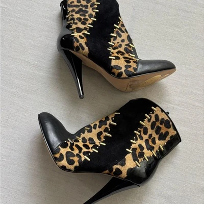 Botines de cuero negro Beverly Feldman Chaos pelo de becerro de leopardo 6,5 Foto 1 de 4