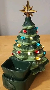 Calentador de cera para árbol de Navidad Scentsy Merry Little enchufe decorativo de cerámica - Imagen 1 de 15