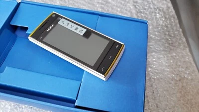 Nokia X6 - 16GB - White  (Unlocked) Smartphone - Image 1 of 4