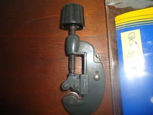 Tubing Cutter Cuts Brass Steel Aluminum Tube 1/8" to 1-1/8" Pipe Tools Tubing - Picture 1 of 4