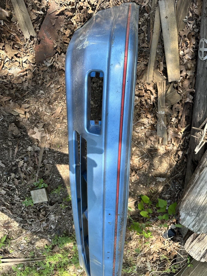 Conjunto de cubierta de parachoques delantero Summit Colt Mirage 89-92 OEM Foto 1 de 3