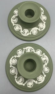 Par de candelabros Wedgwood Jasperware Celadon verde jade eucalipto en muy buen estado - Imagen 1 de 8