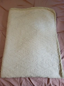 Bella Notte Adele Large Blanket w/ Velvet Trim - Picture 1 of 5