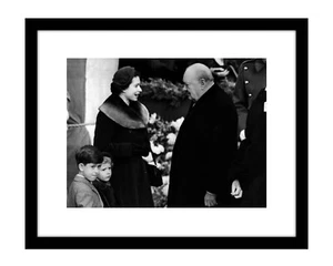 Impresión fotográfica de la reina Isabel II y Winston Churchill 8x10 primer ministro de Inglaterra - Imagen 1 de 2