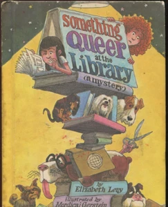 Something Queer At The Library Weekly Reader Lhasa Apso Basset Hound Book HC Dog - Bild 1 von 13