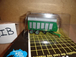 Carro foraggio asse tandem Badger 1/64 - nuovo in confezione - Foto 1 di 3