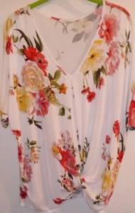 Blue Heaven Floral Print Top, Center Bottom Knot, Size MED, Pre-Owned - Picture 1 of 6