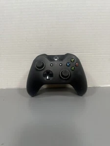 Microsoft Xbox One Wireless Controller Model 1537 Black Tested Working OEM - Picture 1 of 3