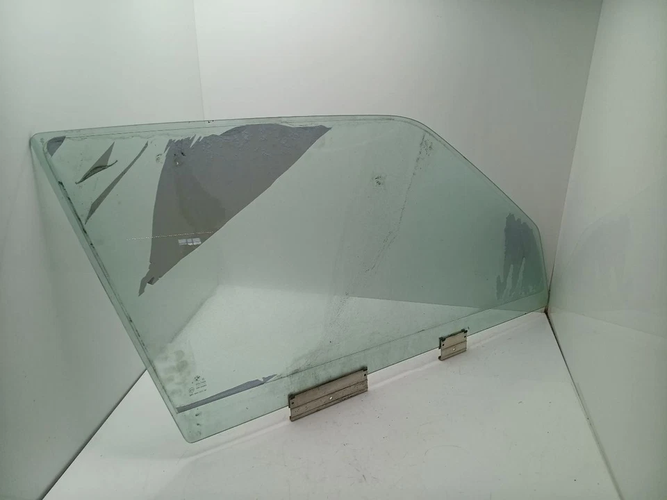 Passenger Right Front Door Glass 2 Door Sedan Fits 88-91 BMW 325i 1265367 — 第 1/3 张图片