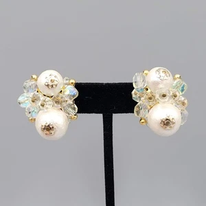 Vintage Japan White Cluster Bead Clip on Earrings AB Beads Statement 1 in - Picture 1 of 7