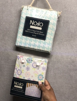 Lote de 2 sábanas para cuna Nojo verde azulado pata de gallo y hippie florales nuevas en paquete Foto 1 de 4