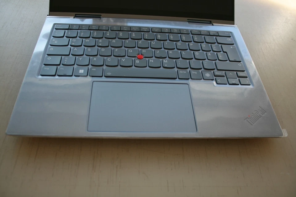 Lenovo ThinkPad X1 Yoga Gen 8 14 Zoll 400 Nits (512GB SSD, Intel Core i7-1355U, 5,00 GHz, 16GB, Windows 11 Pro Deutsch, Fibocom L860-GL-16 WWAN) Konvertierbarer 2-in-1 - Storm Grey