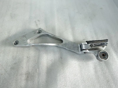 E3. Yamaha TDM 850 3VD Footpeg Bridge Left Right Footpeg Holder — 第 1/4 张图片