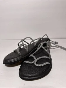Sanuk Black/White Yoga Mat Rope Adjustable Ankle Strap Sandals Women's sz 8 - Picture 1 of 4